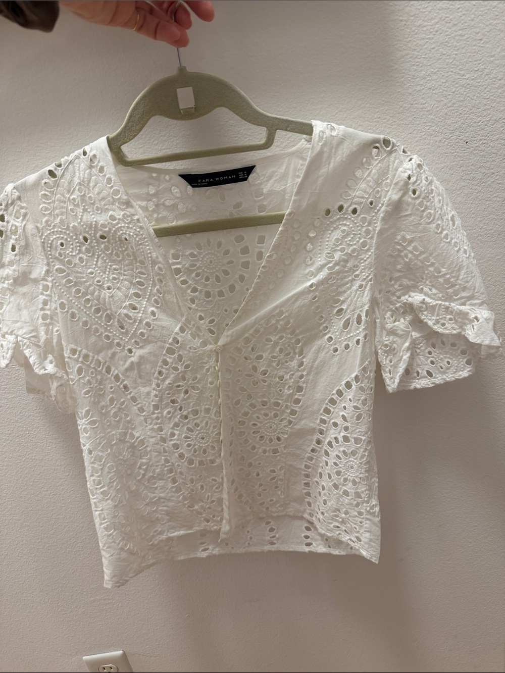 Zara White Eyelet V-Neck Short Sleeve Top